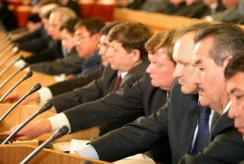 Президент А. Лукашенко гарантирует номенклатуре сохранение статус кво в распределении госсредств