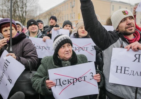 Belarusian authorities bar opposition from protest groups in regions