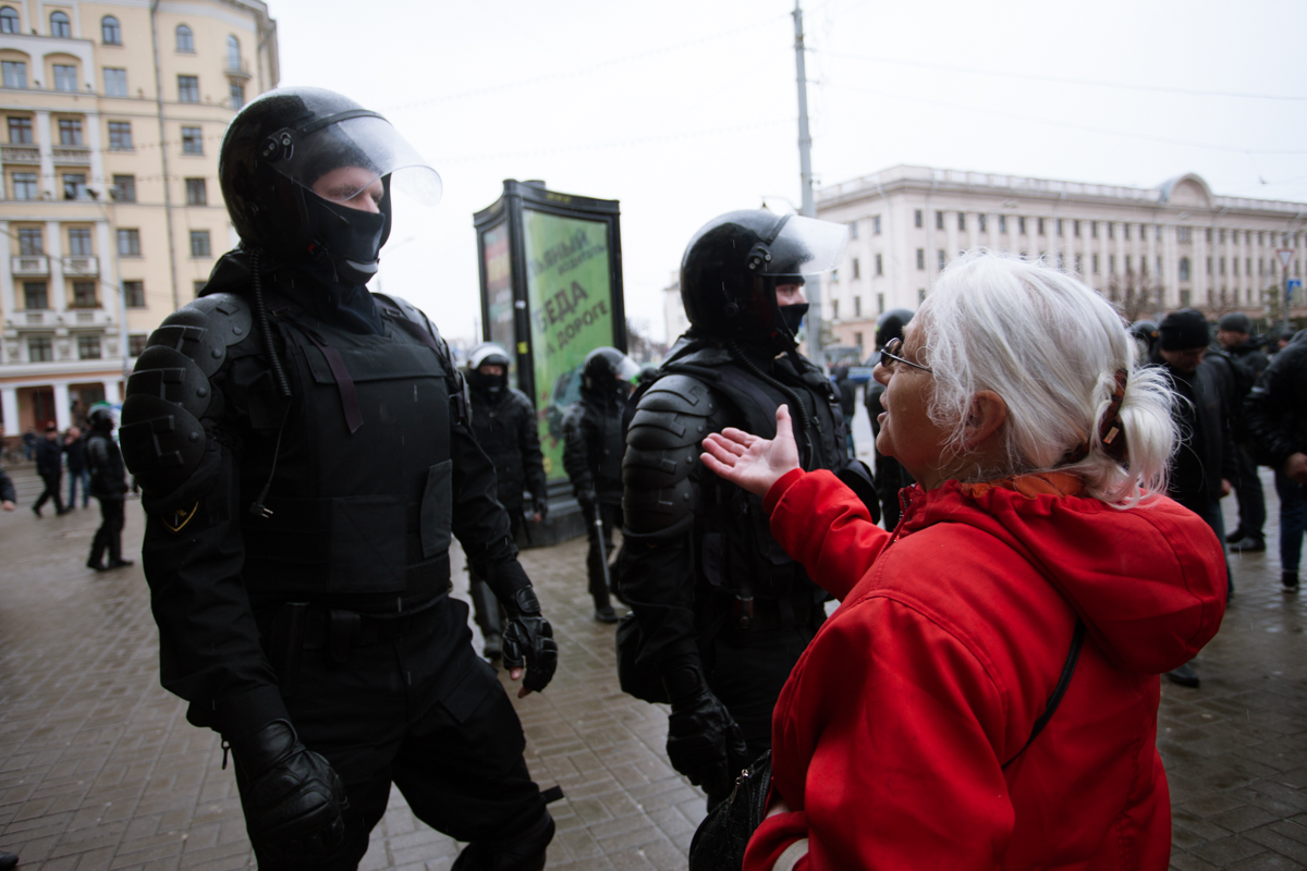 Belarusian authorities manoeuvre between repression and liberalization to retain dialogue with Western capitals