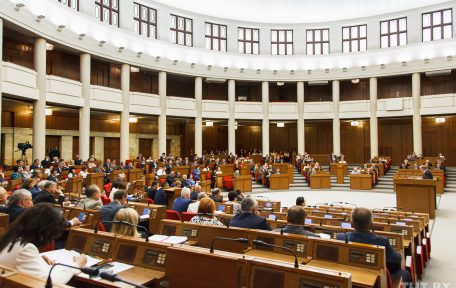 Беларуское руководство усиливает роль парламента в корректировке непопулярных инициатив правительства