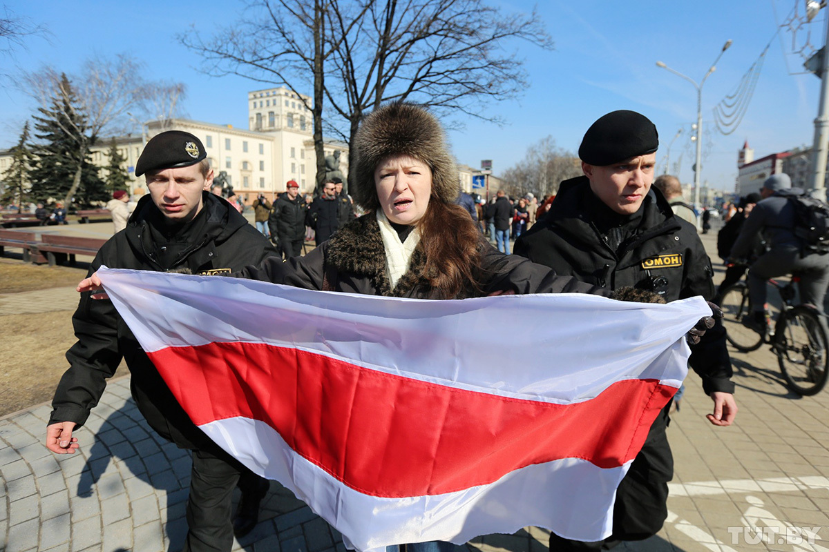 Власти усилили репрессии накануне Дня Воли, силовики ограничиваются антикоррупционным преследованием среднего звена управленцев