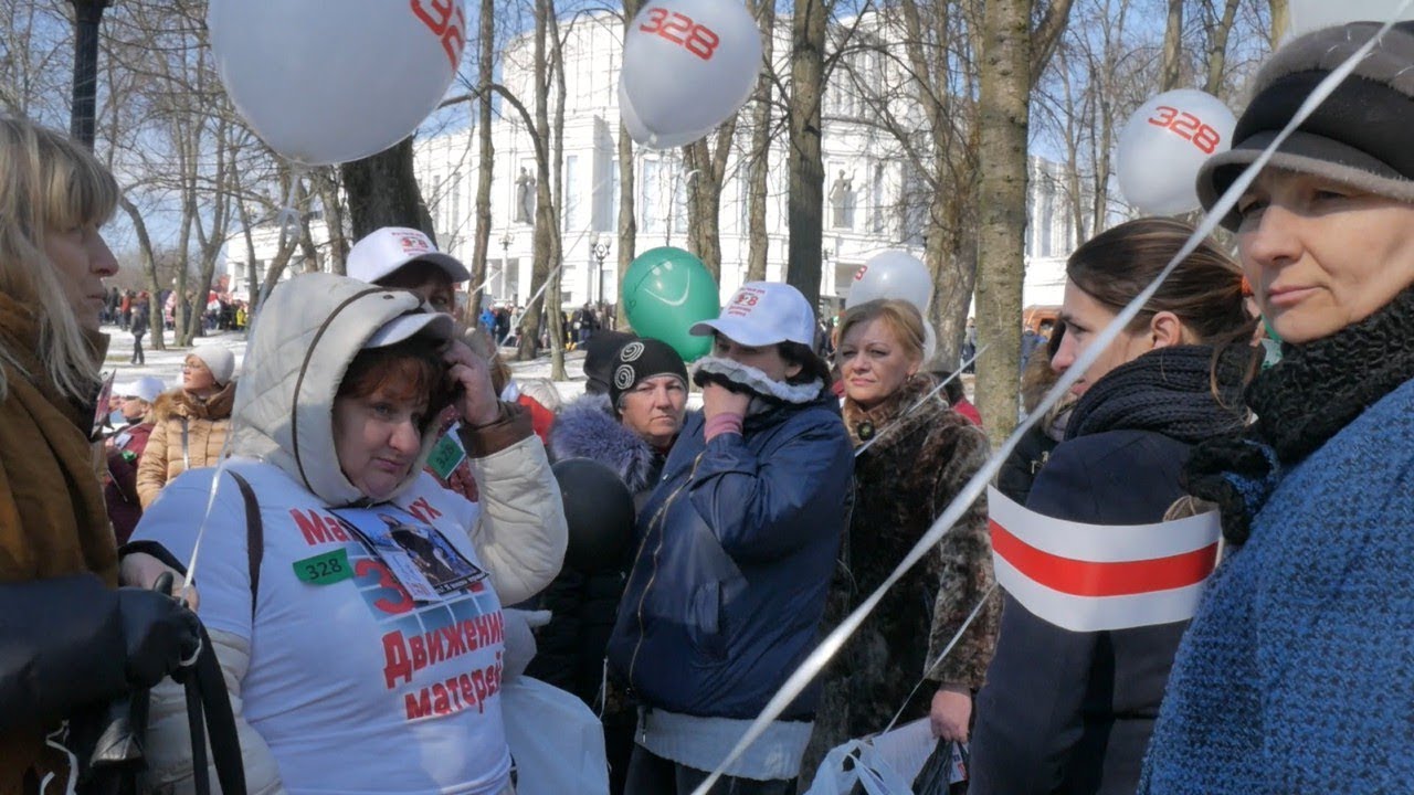 Партии и ГО нарабатывают опыт законодательной инициативы, оформляется нелояльное властям прокремлевское движение