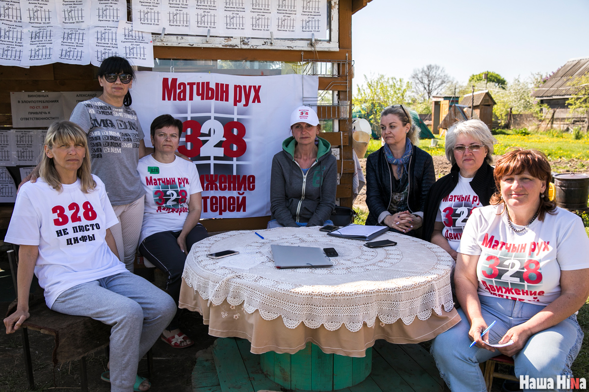 Партии активизируют работу со своими сторонниками, гражданское общество добивается локальных уступок от властей