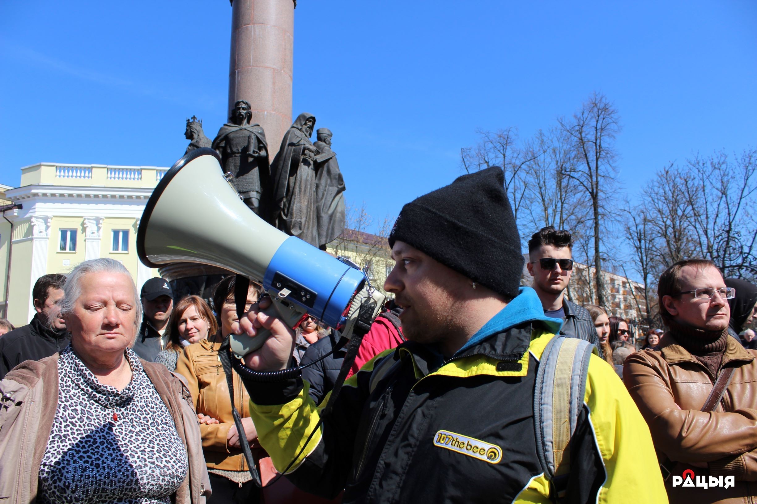 Political parties and civil society face financial difficulties; the opposition aspires to benefit from the protest vote in Brest