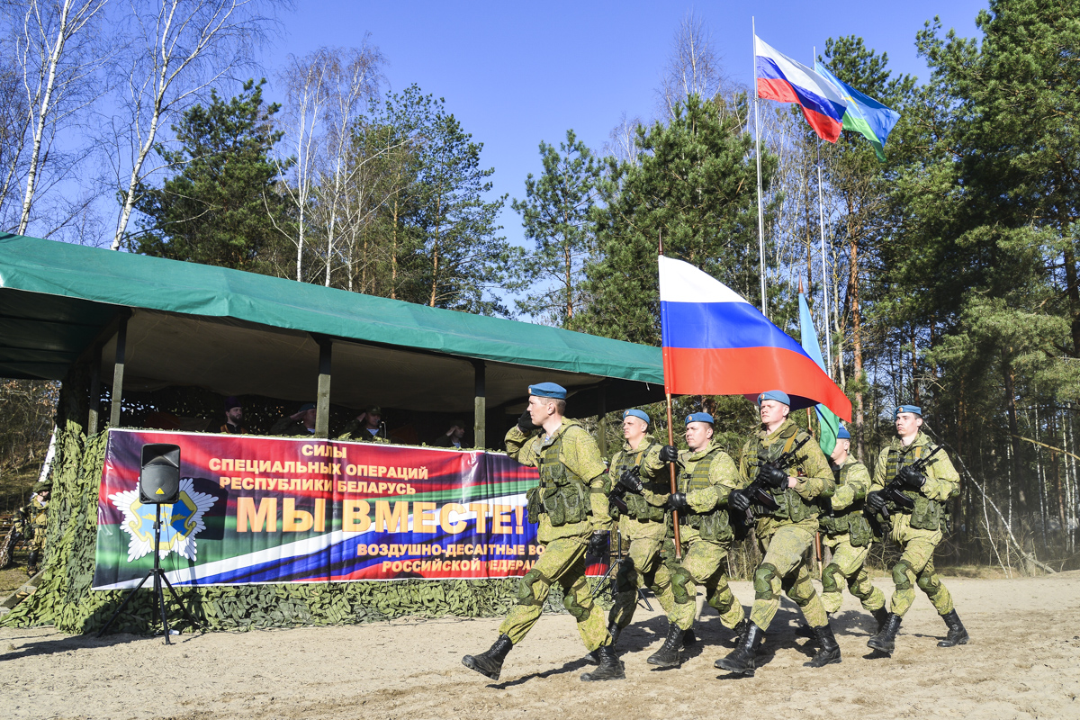 Американские санкции, российский займ и посол Мезенцев о беларуско-российской повестке