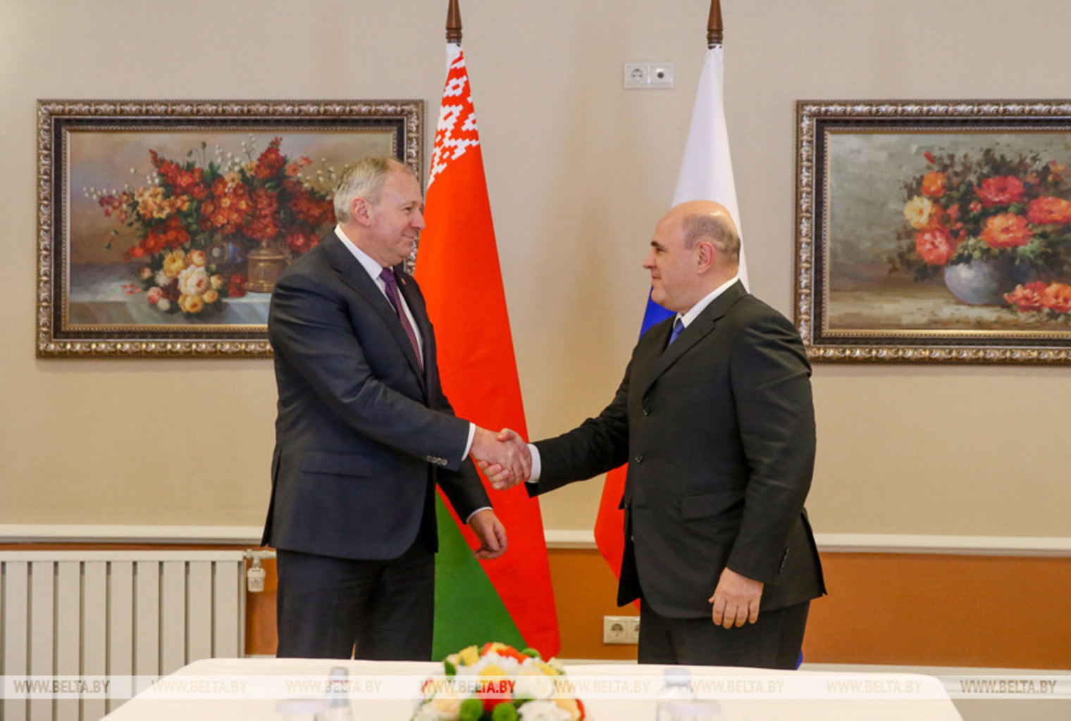 Правительства Беларуси и России возобновляют переговоры, продвижения в решении конфликтных вопросов нет