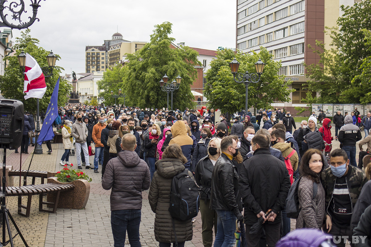 Mass pickets and arrests; slogans “Freedom” and “Begone!”