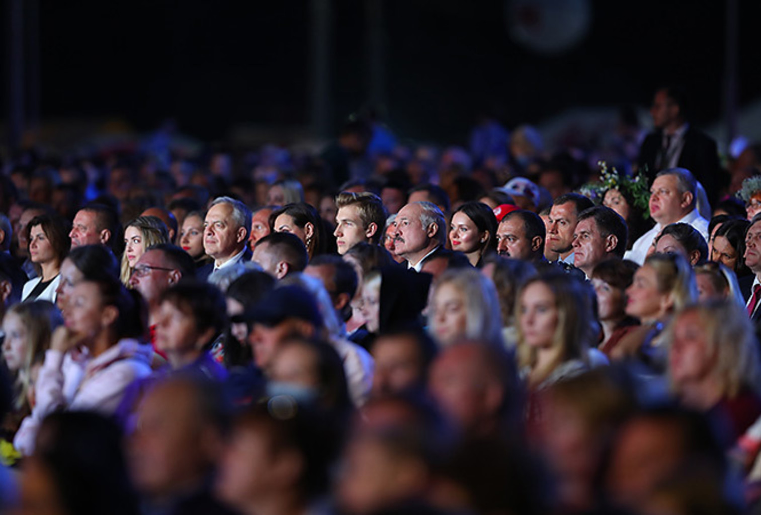 Лукашенко разворачивает масштабную агитацию, основные кандидаты под ударом госпропаганды