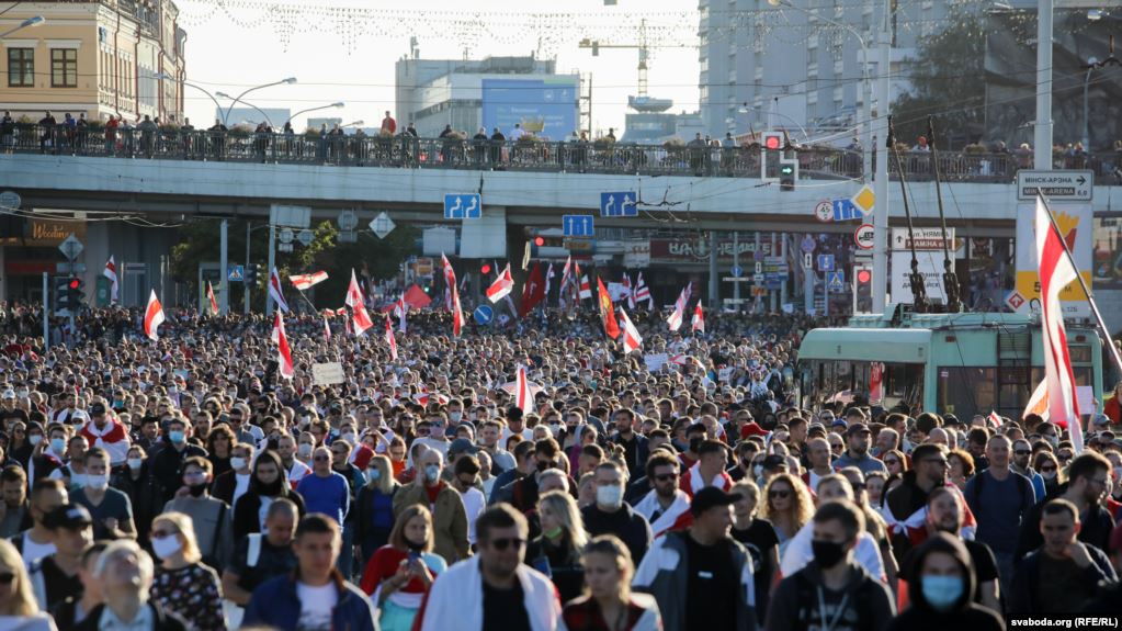 Конфронтация нарастает, протест не сдается