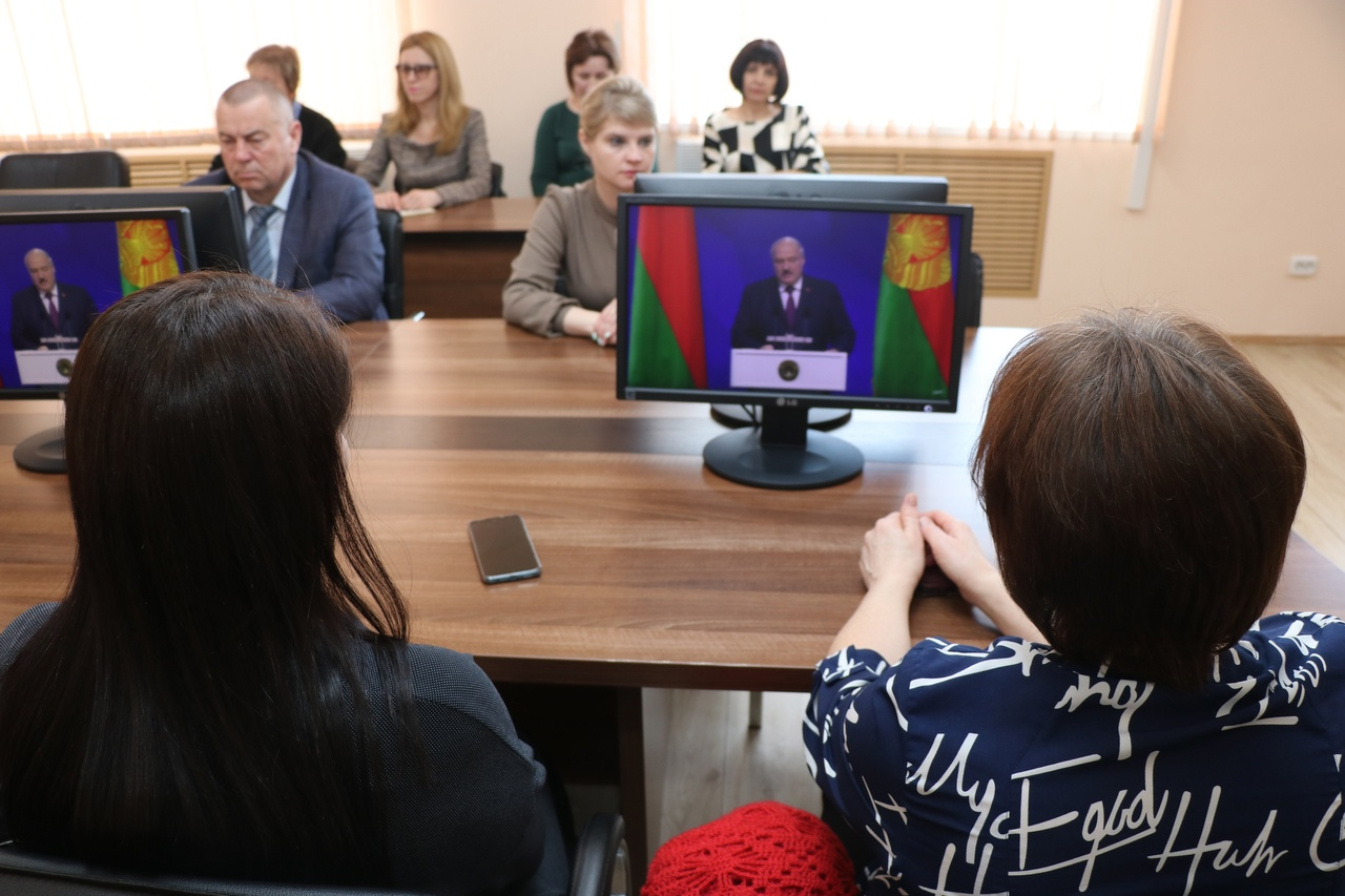 Гуртаванне дзяржаўнага сектару вакол асобы Лукашэнкі, грашовыя ўліванні ў эканоміку