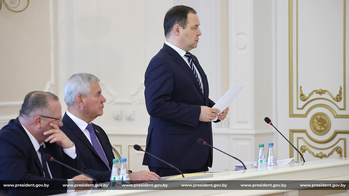 Lukashenka criticises Prime Minister Halouchanka as the government stimulates economic growth